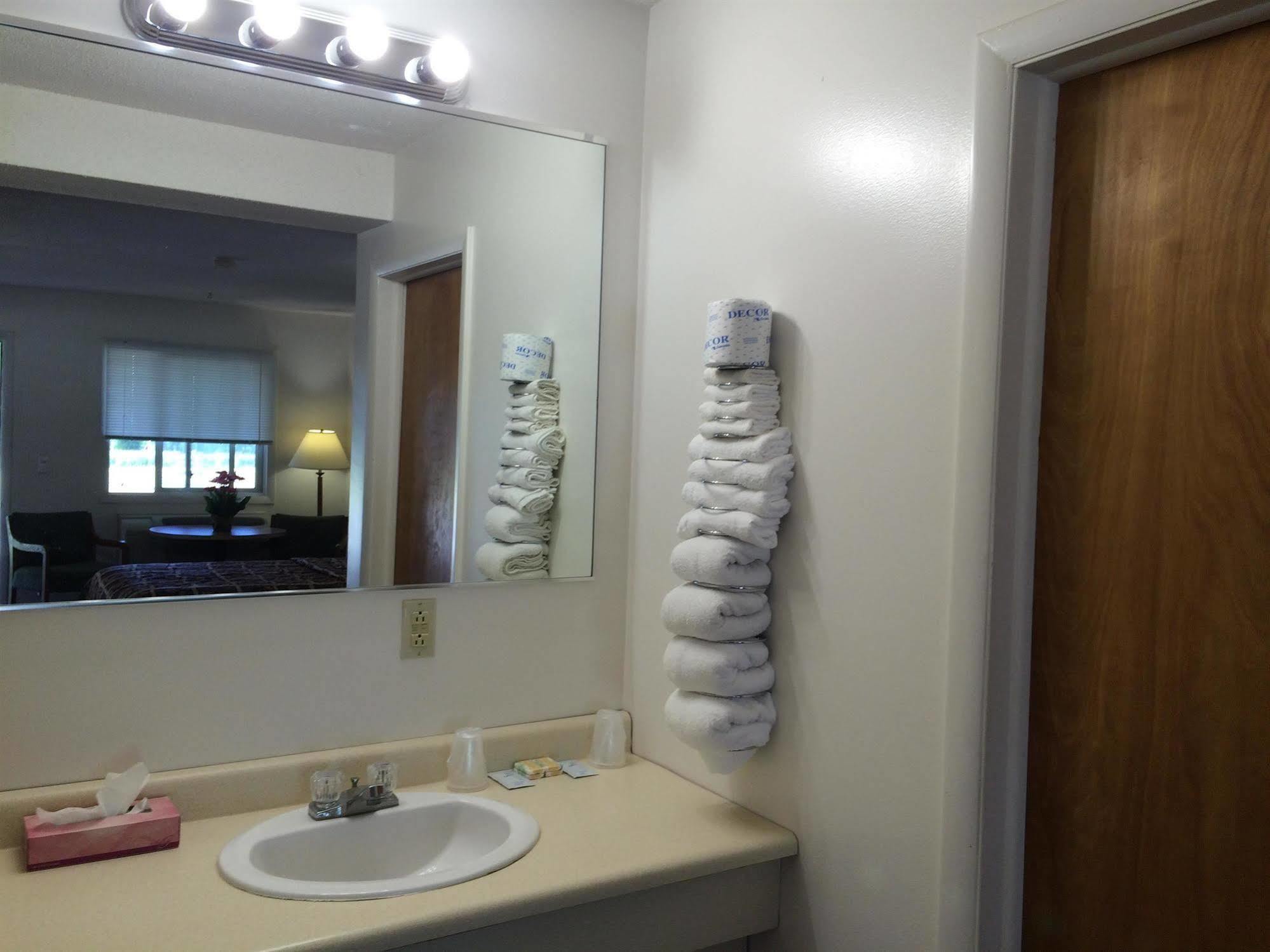 Port Lodge Motel プラスカイ エクステリア 写真